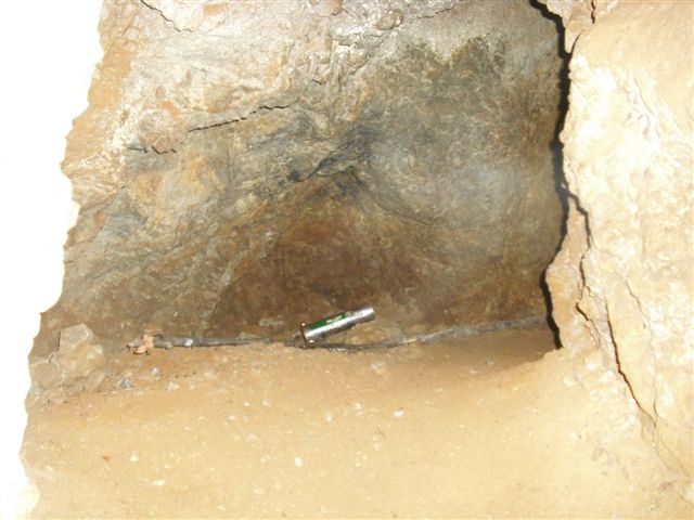 Hradná jaskyňa